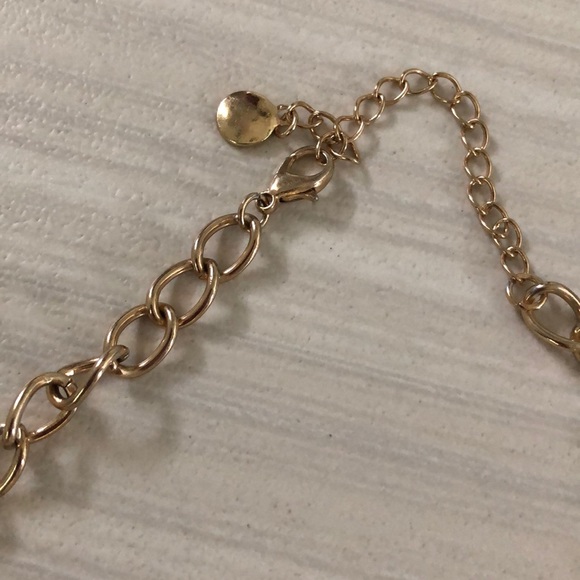 FWB⭐️ Faux Gold Necklace with clasp - Picture 2 of 3